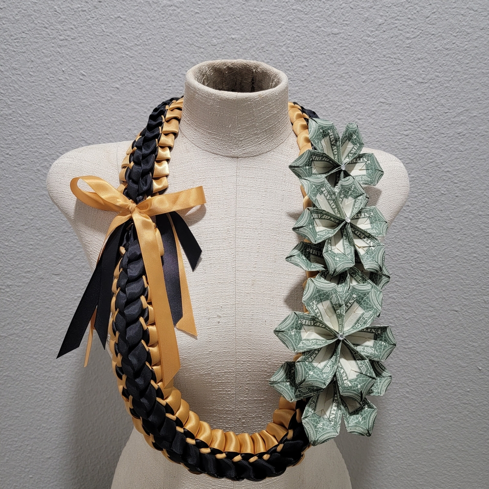 Graduation Money Lei - Picture 5 of 8